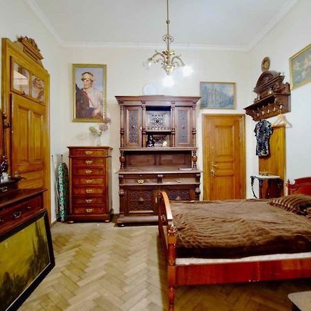 "Eva Stories" Movie Apartment On Rynok Square Лвив Екстериор снимка
