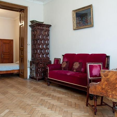 "Eva Stories" Movie Apartment On Rynok Square Лвив Екстериор снимка