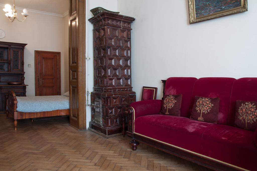 "Eva Stories" Movie Apartment On Rynok Square Лвив Екстериор снимка