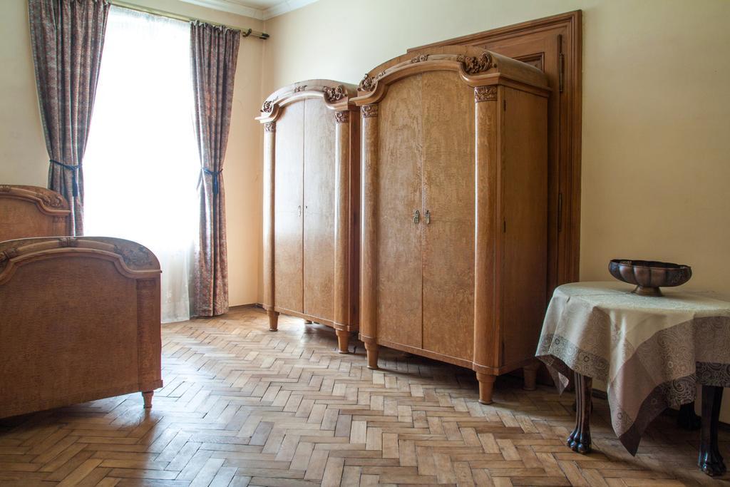 "Eva Stories" Movie Apartment On Rynok Square Лвив Екстериор снимка