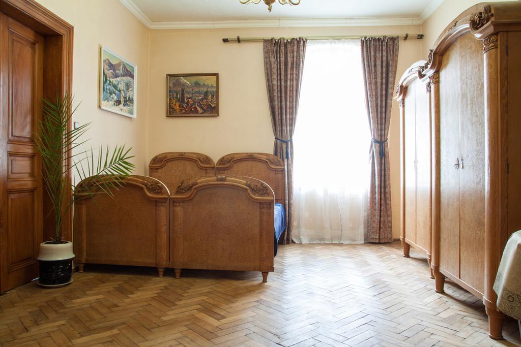 "Eva Stories" Movie Apartment On Rynok Square Лвив Екстериор снимка