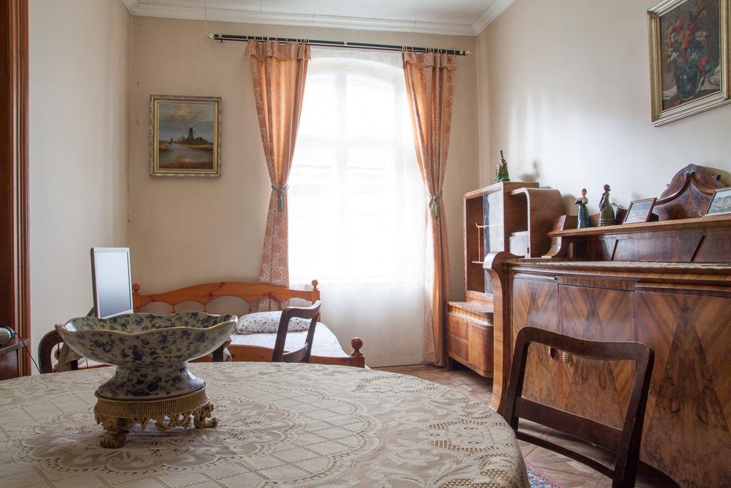 "Eva Stories" Movie Apartment On Rynok Square Лвив Екстериор снимка