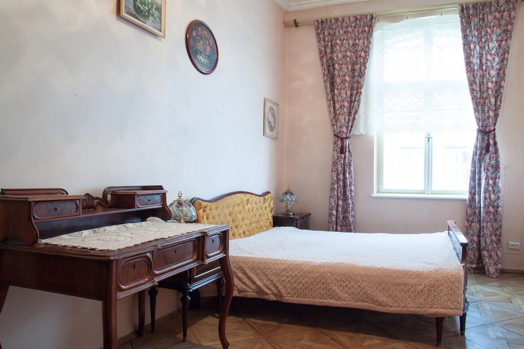 "Eva Stories" Movie Apartment On Rynok Square Лвив Екстериор снимка