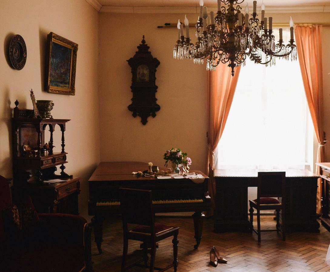 "Eva Stories" Movie Apartment On Rynok Square Лвив Екстериор снимка